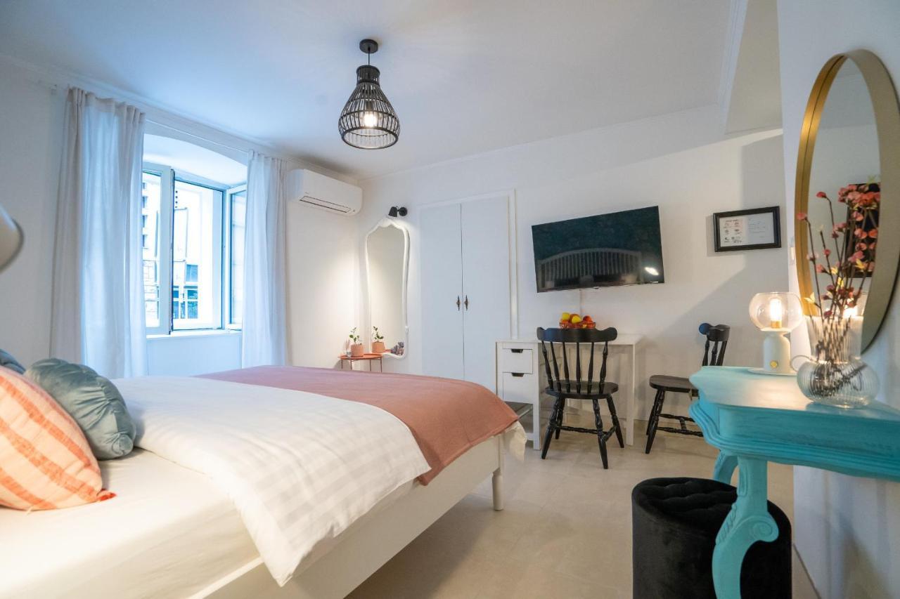 Vincent Studio Apartment Rijeka Exteriör bild